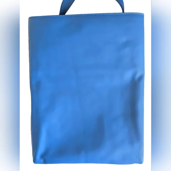 Bottega Veneta Intrecciato Leather Messenger Bag With COA Authentication - Picture 2 of 16